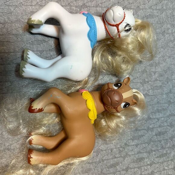 Disney Royal Petite Princess Ponies Lot - Cinderella & Belle Set of 2 - Picture 3 of 5